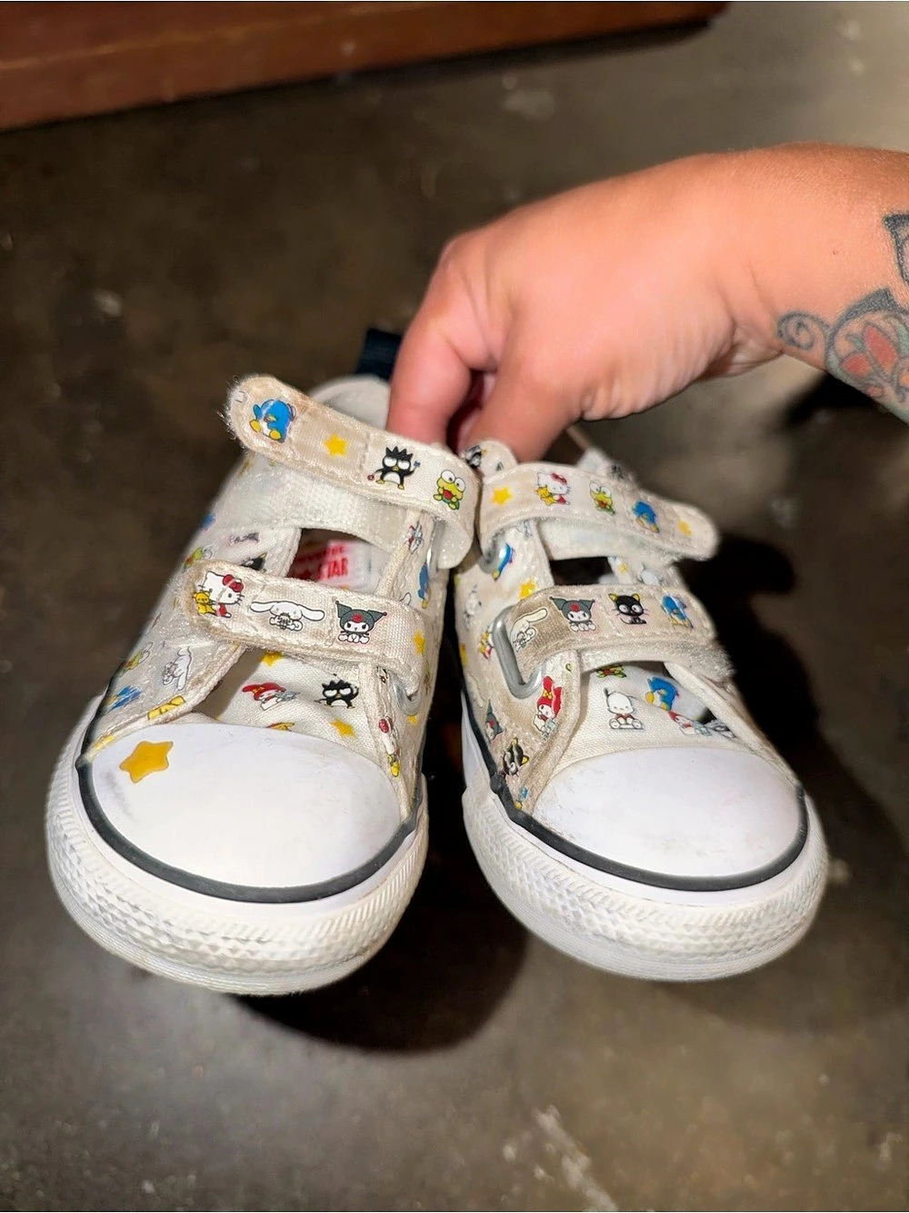 Converse x Hello Kitty and Friends Chuck Taylor All Star 2V Chuck Taylor All. Si